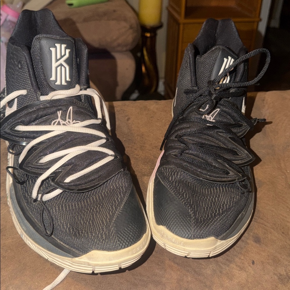 Nike Azurie Elizabeth Kyrie Irving Humble